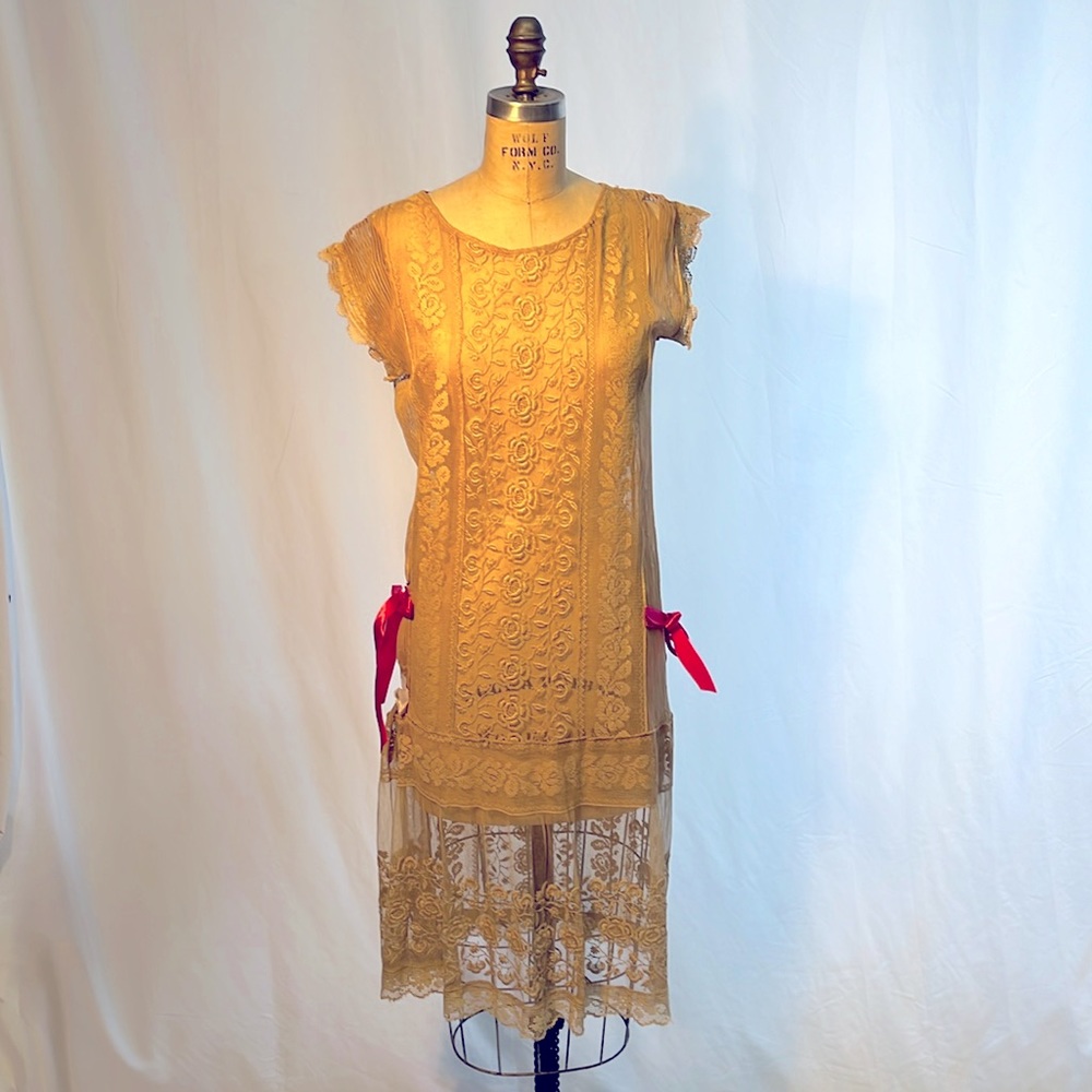 Vintage 1925 Lace Wedding Dress Exquisite Detail Size XS